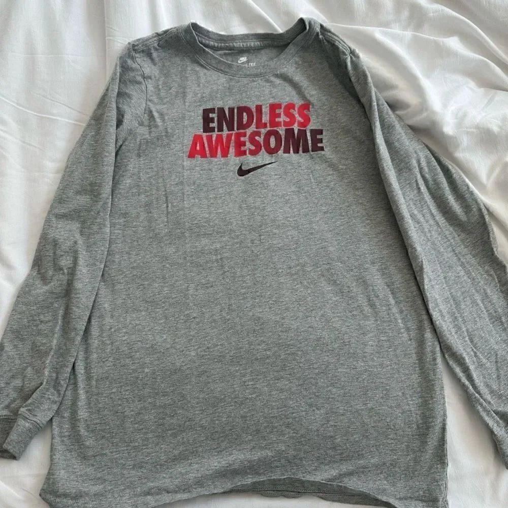 Nike boys long sleeve T-shirt size XL